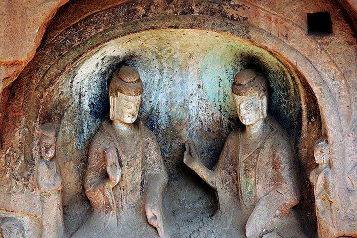 4-Day Private Tour to Binglingsi Grottoes and Lambrang Monastery from Lanzhou