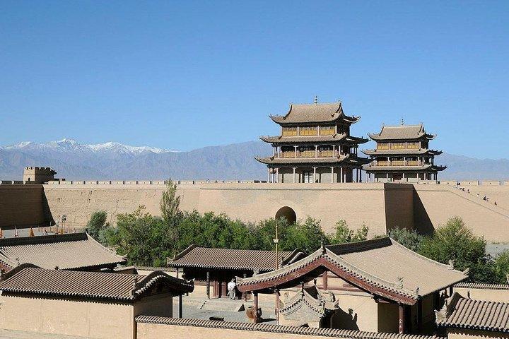 Private Day Tour: Jiayuguan Pass, Overhanging Great Wall, Wei and Jin Tomb