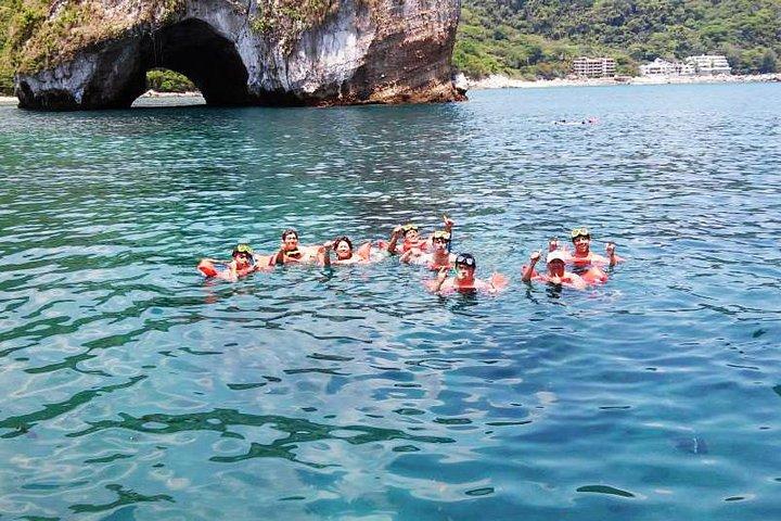 Private Snorkeling Tour to Los Arcos