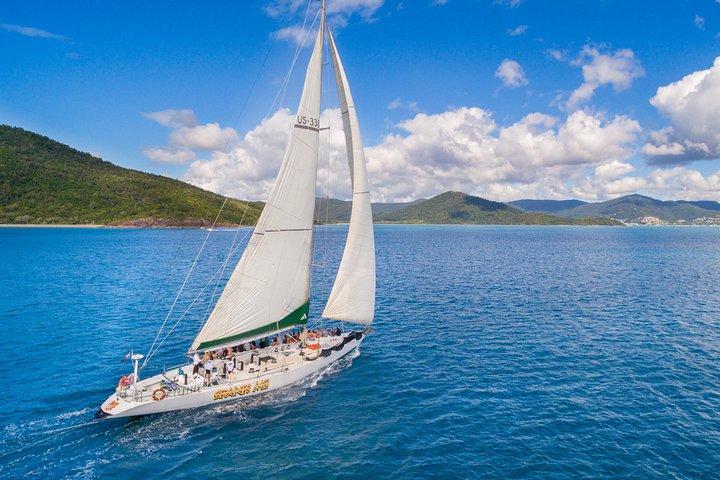 2-Night Whitsundays Sailing Cruise incl. Whitehaven Beach & Great Barrier Reef