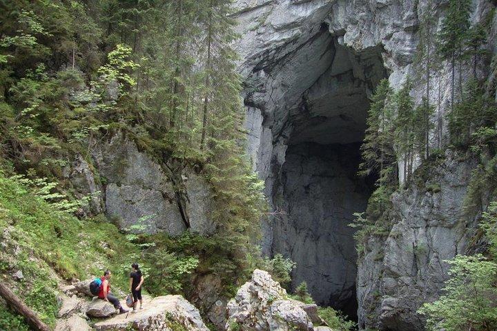 The Ponor fortress (the greatest Romanian cave) 1 day tour from Oradea