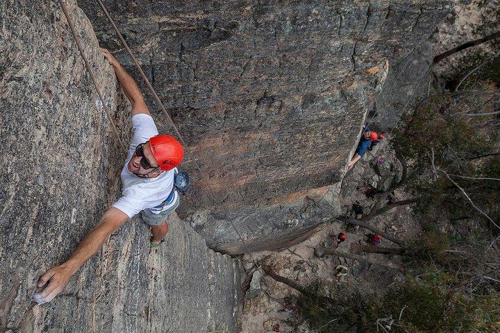 Small-Group Weekend Rock Climbing Adventure from Katoomba