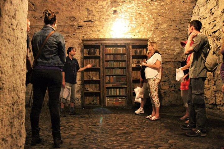 Prague Old Town, Medieval Underground and Dungeon Historical Tour