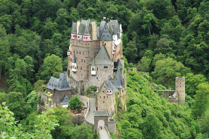 Eltz Castle Small-Group Tour from Frankfurt with Dinner