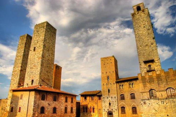 Small-Group San Gimignano and Volterra Day Trip from Siena
