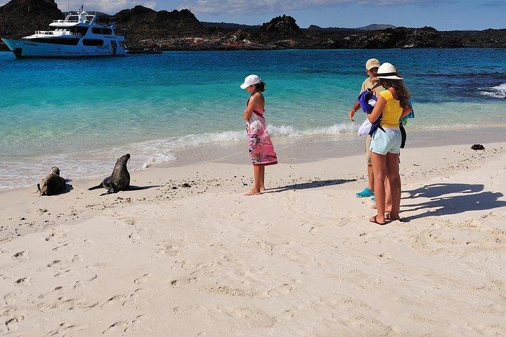 4-Day Galapagos Land Tour: San Cristobal and Santa Cruz Island