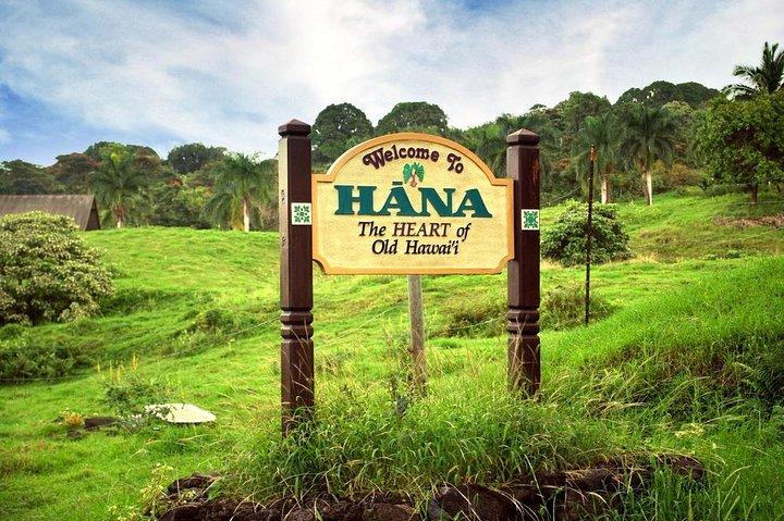 Road to Hana Adventure Maui Tour with Lunch