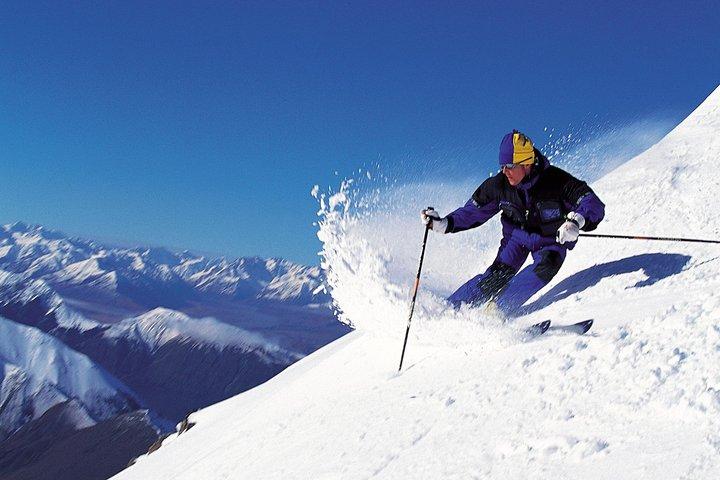 Chamonix Ski Day from Geneva with Optional Aiguille du Midi Cable Car Ride