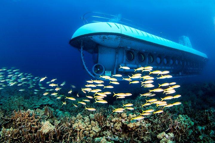 Atlantis Submarine from Kona Beach