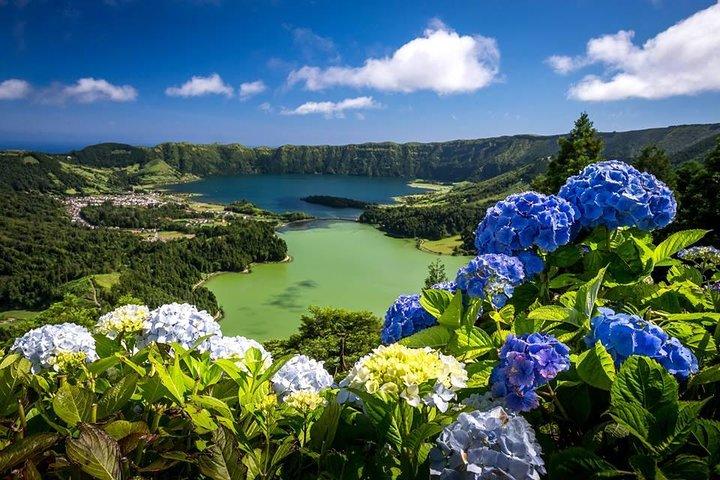 Walking tour to Sete Cidades with picnic lunch