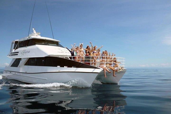 Seastar Luxury Outer Great Barrier Reef Island and Reef Tour
