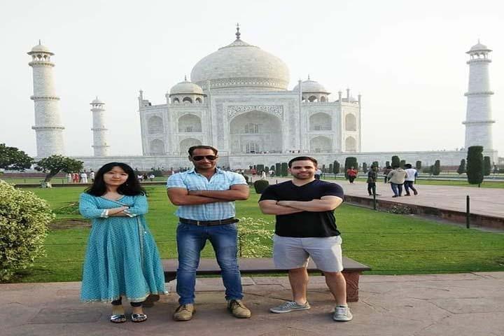 Private Half Day Tour of Taj Mahal and Agra Fort 