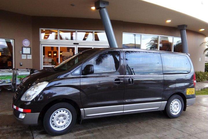 One way Transfer from San José or SJO Airport to Liberia up to 5 passengers 