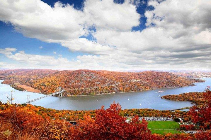 Private Fall Foliage Helicopter Tour from Westchester for 2-6