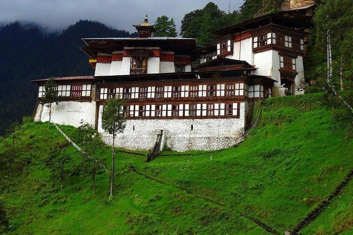 6 Nights Bhutan cultural and hiking tour