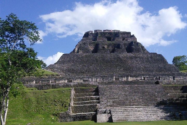 Xunantunich Mayan Ruins Tour from San Ignacio