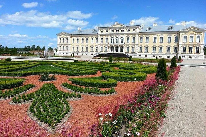 Full-Day Tour to the Hill of Crosses and Rundale Palace in Latvia from Vilnius