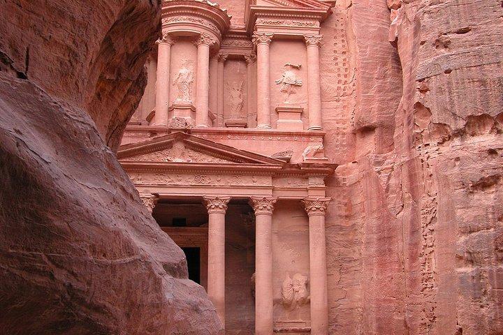 Aqaba Shore Excursion: Private Petra Sightseeing Tour with Lunch