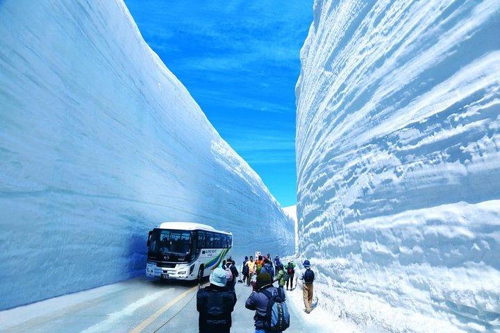(Spring Only) 1-Day Snow Walls of Tateyama-Kurobe Alpine Route Tour