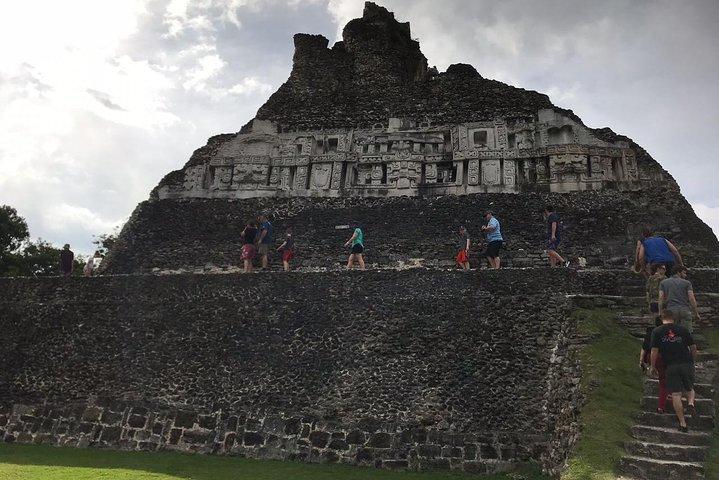 Altun Ha Mayan Ruins and River Wallace and Manatee Watch Tour