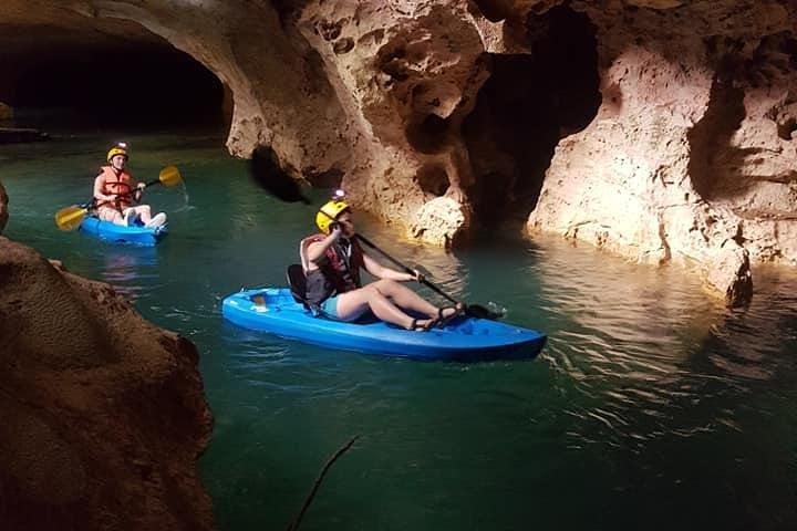 Kayaking thru Caves on the Caves Branch River V.i.V.