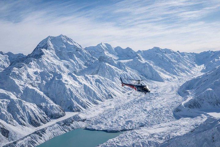 Mount Cook and The Glaciers Helicopter Flight