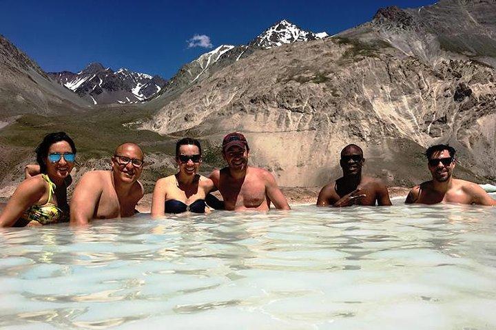 Small Group Tour: Cajon del Maipo with Hotsprings and Picnic - Includes Entrance