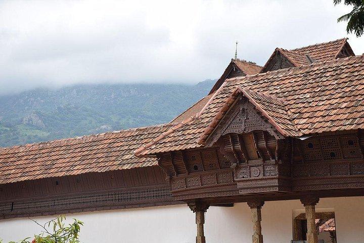Explore The Wooden Palace In Padmanabhapuram With Lunch