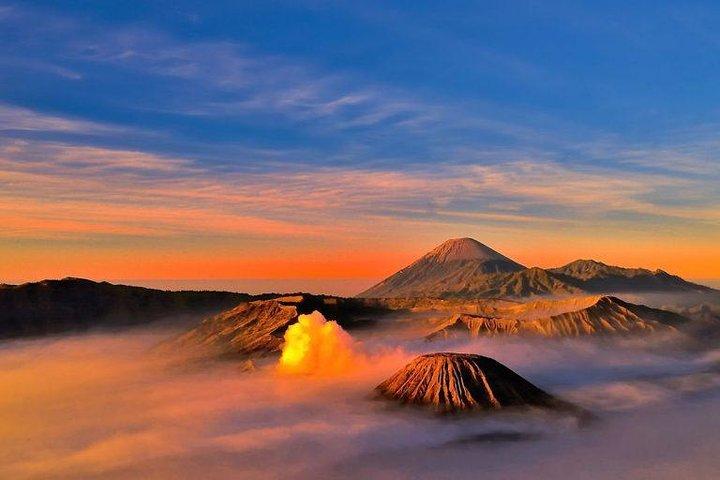 Bromo Tour Package: Midnight Bromo Open Trip from Malang