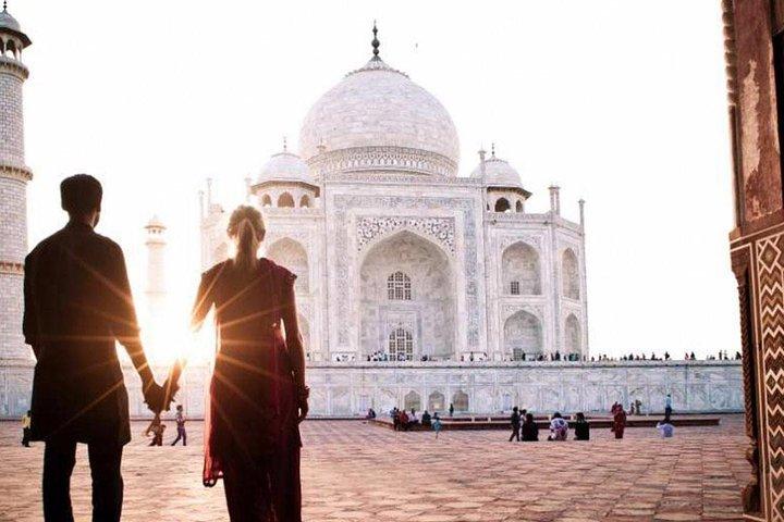 From New Delhi : Tajmahal, Agra fort & Baby Taj Tour 