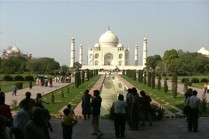 1-Day Trip to Taj Mahal and Agra from Mumbai with Both side Commercial Flights