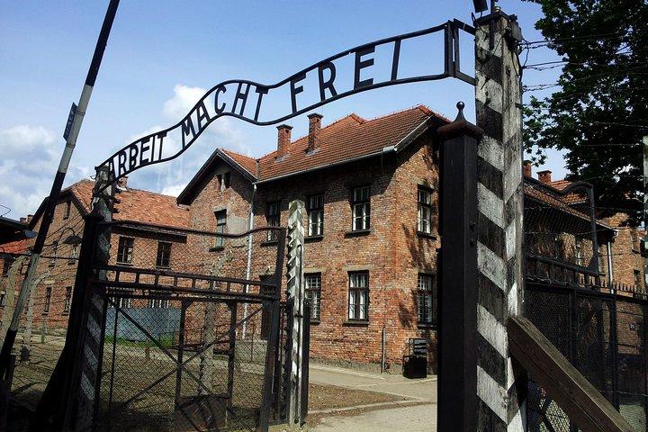 Auschwitz-Birkenau Tour with Transfer, eBook and Optional Guide