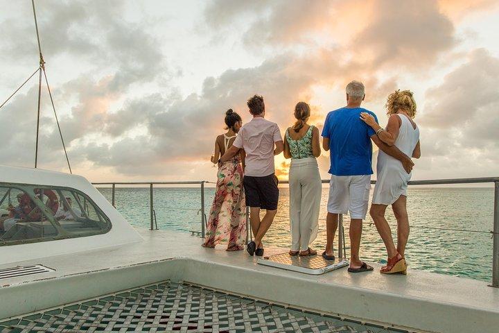 Sunset Sail: Aruba Dinner Cruise with Open Bar by Catamaran