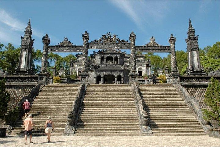 Hue City Full Day Tour with Ancient Tombs and Conical Hat Village