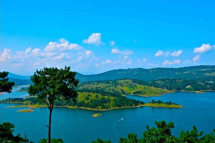 2 Days Tour in Shillong and Cherrapunjee with Hotel Room