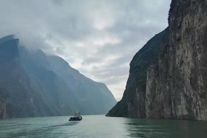 Yangtze River Cruise from Yichang to Chongqing Upstream in 5 Days 4 Nights