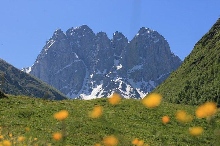 2 Days Private Tour to Kazbegi and Juta Village with Trekking