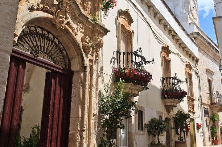 Locorotondo 2-hour private tour: a place to fall in love with