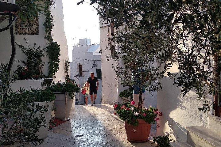 Private guided tour in Ostuni: exploring the panoramic historical centre