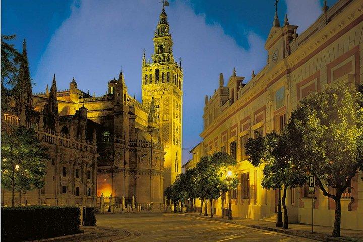 Seville Private Walking Tour with Alcazar & Cathedral Tickets 