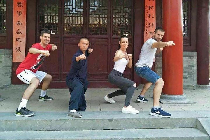 Zhengzhou Private Tour to Shaolin Temple including Kungfu Lesson and Activities