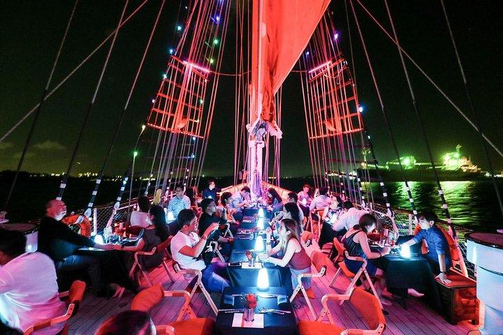 City Lights Cruise with Buffet Dinner + Free flow Wine & Beer
