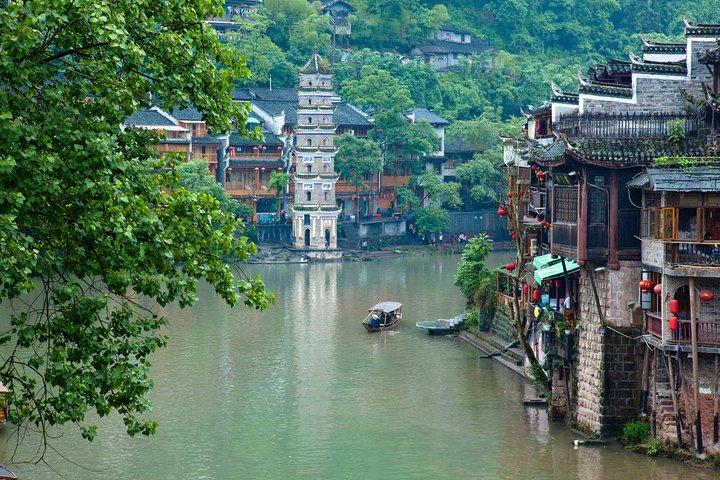 Zhangjiajie and Fenghuang 4 Days Private All-inclusive Tour with Private Car/Van