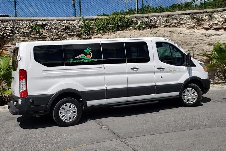 Shared Providenciales Airport Transfer (Round-Trip)