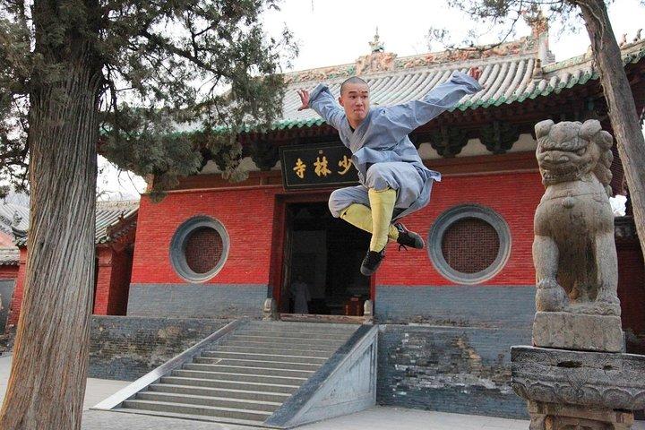 Private Day Tour to Shaolin Temple from Zhengzhou with Flexiable Departure Time