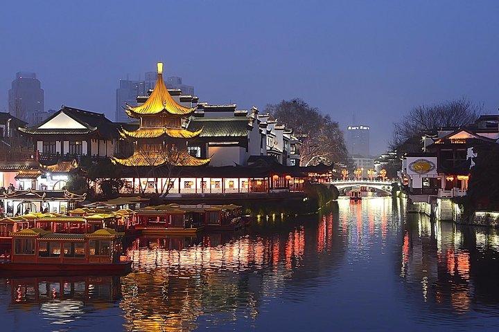 Nanjing By Night: Qinghuai River Cruise with Authentic Dining Experience