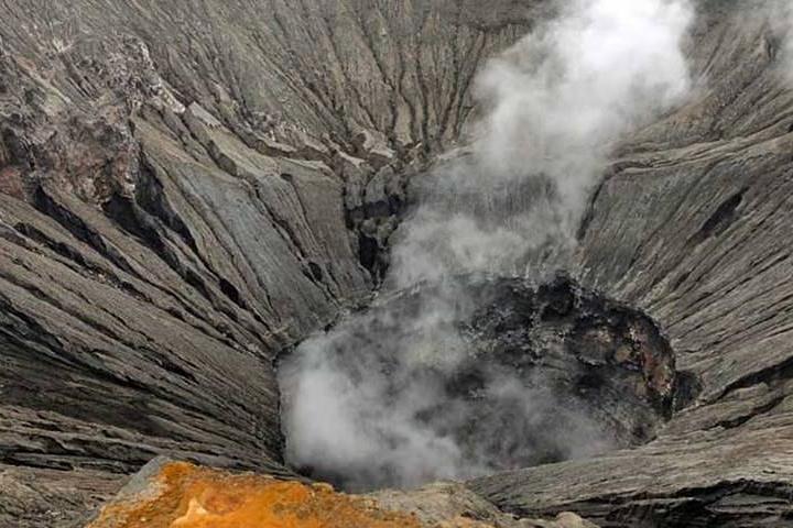 Active Volcanoes Bromo and Ijen - Start Surabaya 3 Days and 2 Nights