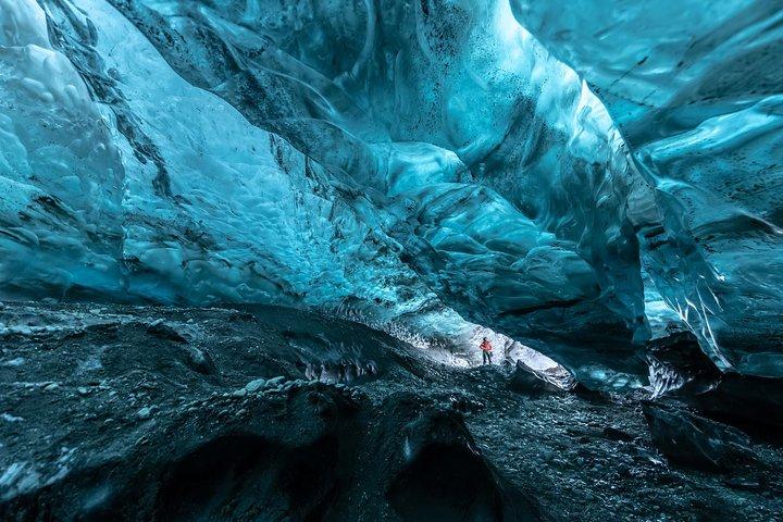 Treasure Iceland - Ice Cave Discovery