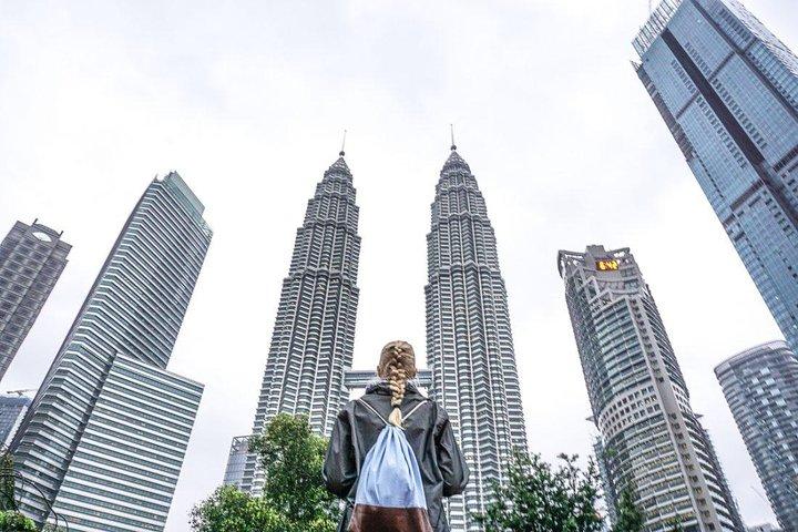Petronas Twin Towers Admission Tickets (with City Tour-day or night)