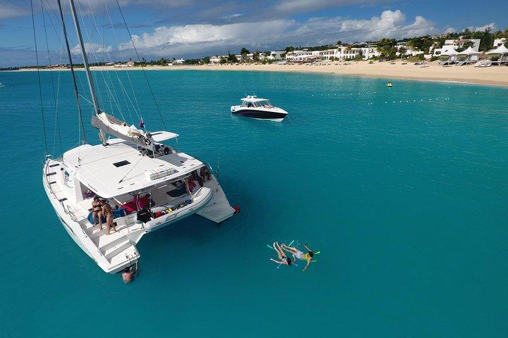 St Maarten Luxury Catamaran Full-Day Group Charter